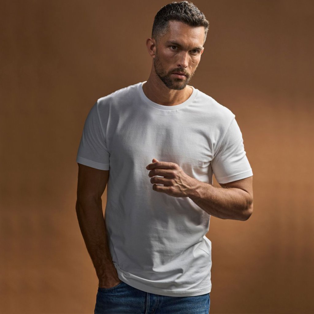 Styling bieleho pánskeho trička TEE JAYS