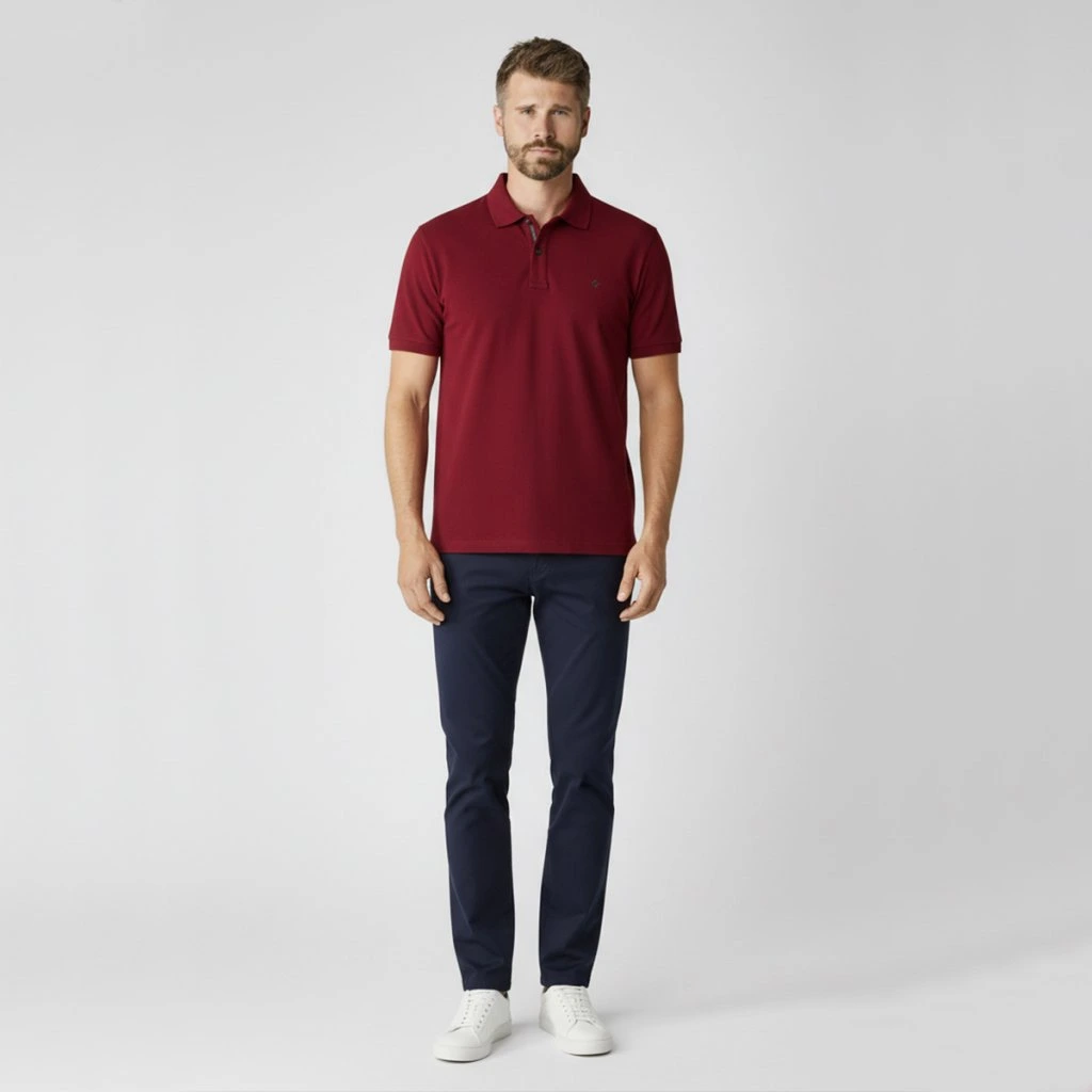 Styling tmavočervenej polokošele CASAMODA s nohavicami