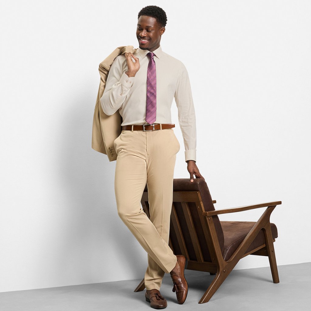 Styling béžovej košele OLYMP Level Five v smart casual outfite s chinos nohavicami