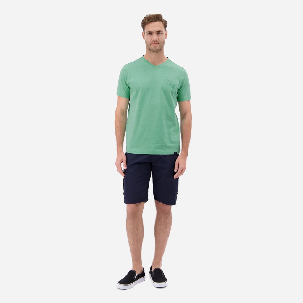 Styling pleteného trička LERROS s tmavými nohavicami