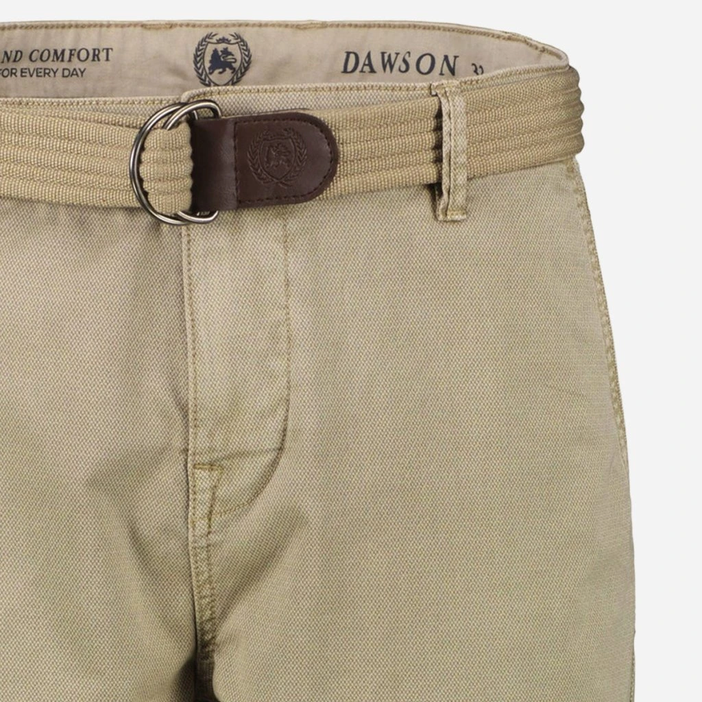 Detail potlače a opaska na béžových bermudách LERROS