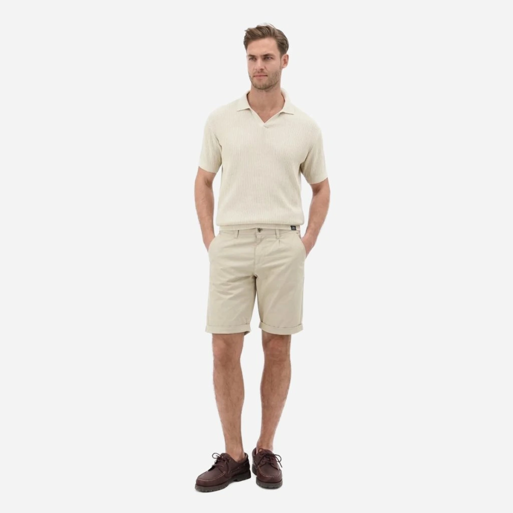 Styling smotanovo-bielych bermúd LERROS s polokošeľou