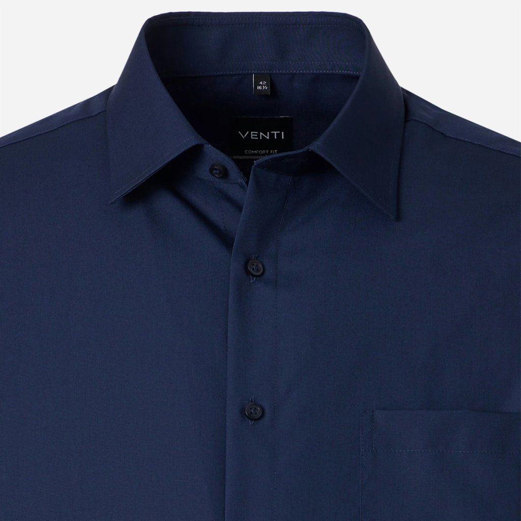 Detail tmavomodrej pánskej košele VENTI s Kent golierom