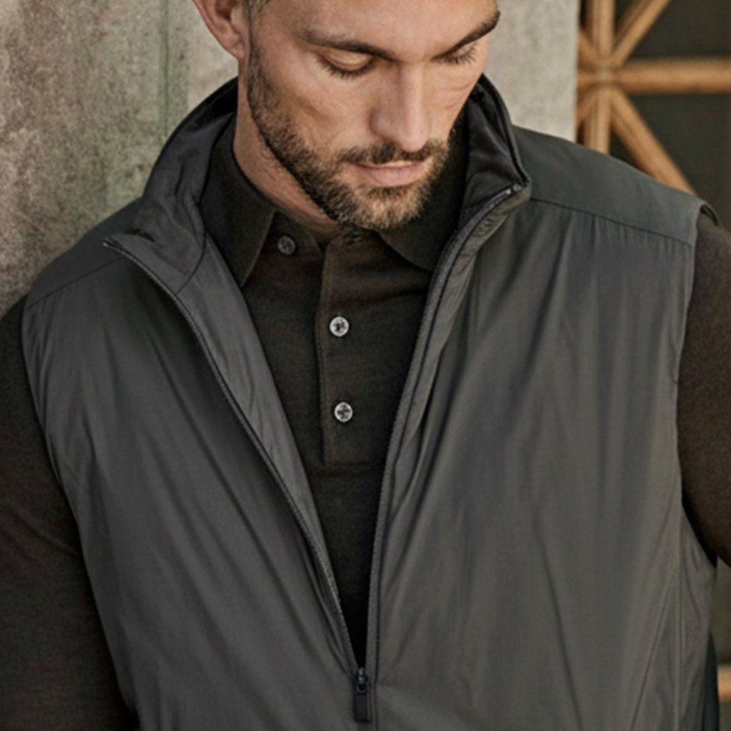 Detail pánskej vesty Tee Jays Purelite