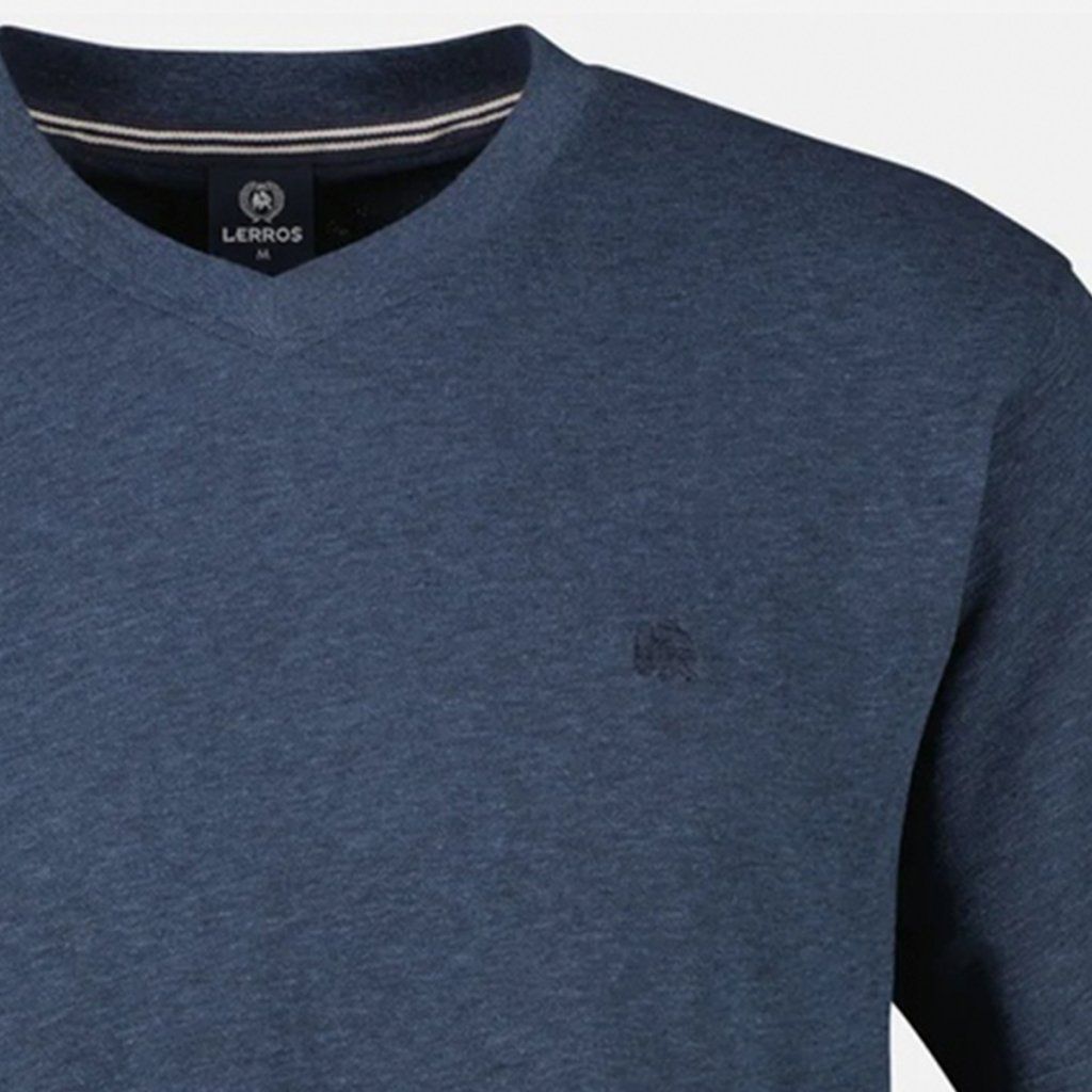 Detail trička LERROS Storm Blue – bavlneno-ľanová zmes a two-tone efekt