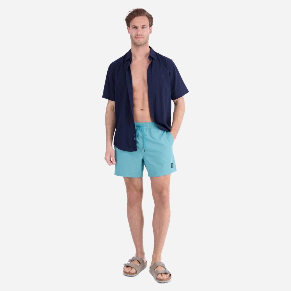 Styling plavkových šortiek LERROS Reef Blue s tmavomodrou košeľou