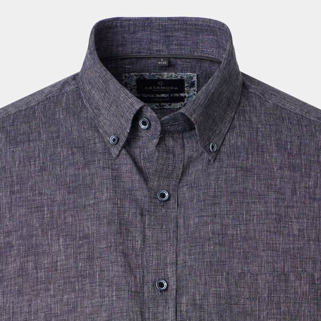 Detail ľanovej tkaniny košele CASAMODA modrá krátky rukáv Comfort Fit